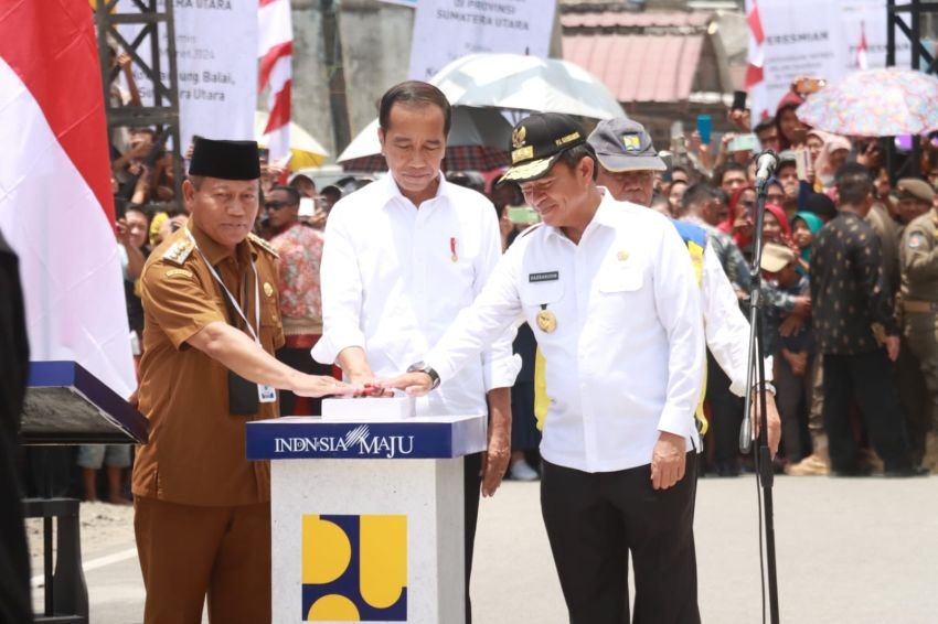 Presiden Joko Widodo Resmilan Inpres Peningkatan Jalan di Sumataera Utara