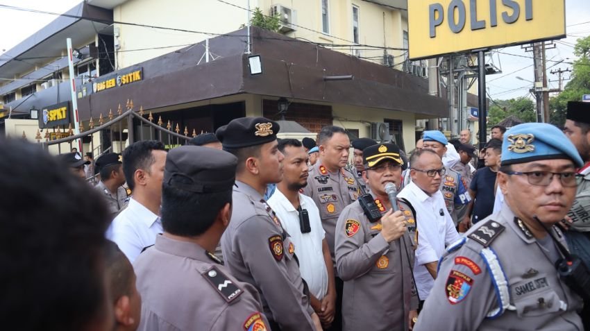 Kapolrestabes Medan Secara Humanis Dan Terbuka Menerima Langsung Pendemo Dari Kelompok Cipayung