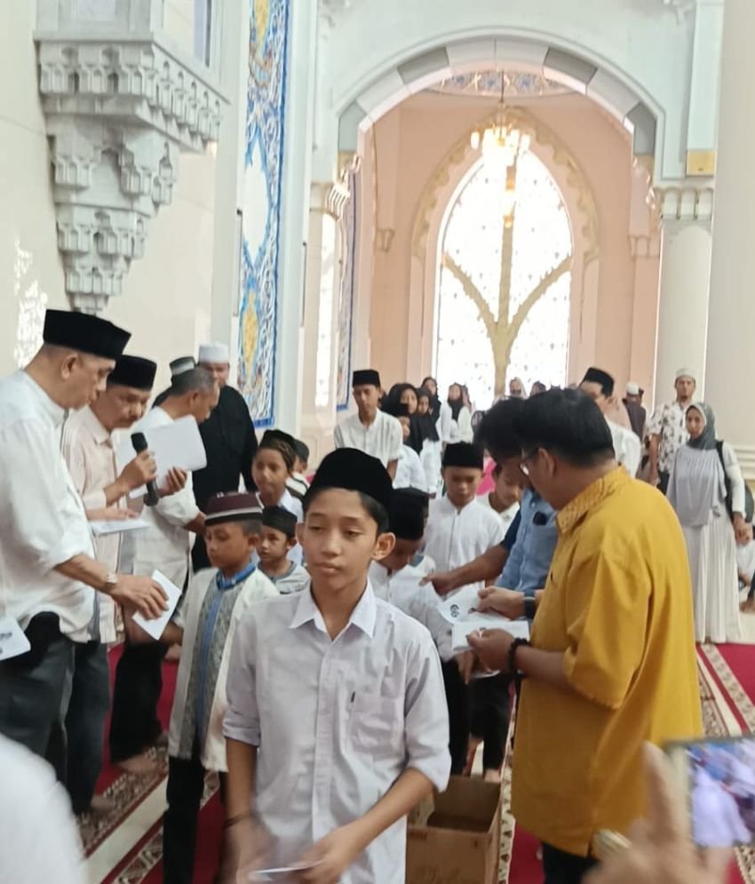 660-an Anak Yatim Doa Syukur Milad Fungsionaris BKM Agung Yuslin dan Anggota DPD RI Dedi Iskandar