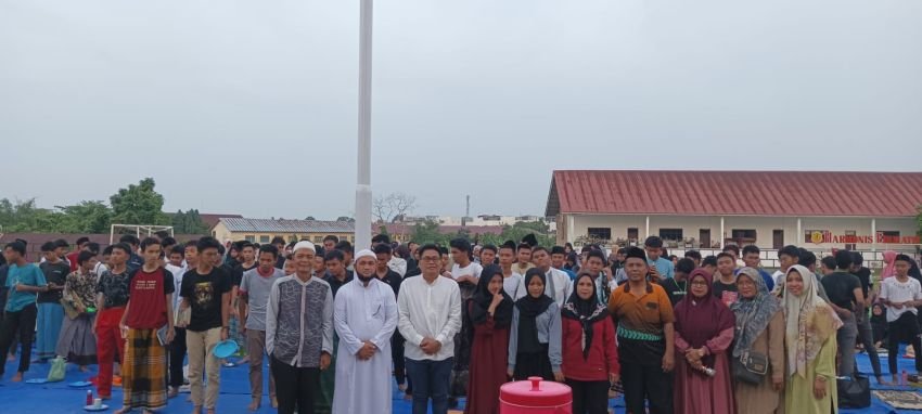 SMAN 2 Medan Gelar Pesantren Kilat, Anggota DPD RI Ustad Dedi Iskandar Batubara Beri Motivasi Pelajar