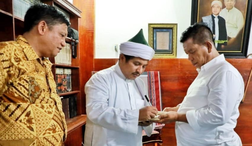 Silaturrahmi Ke TGB, Bupati Simalungun Ajak Alim Ulama Bersama Membangun Simalungun