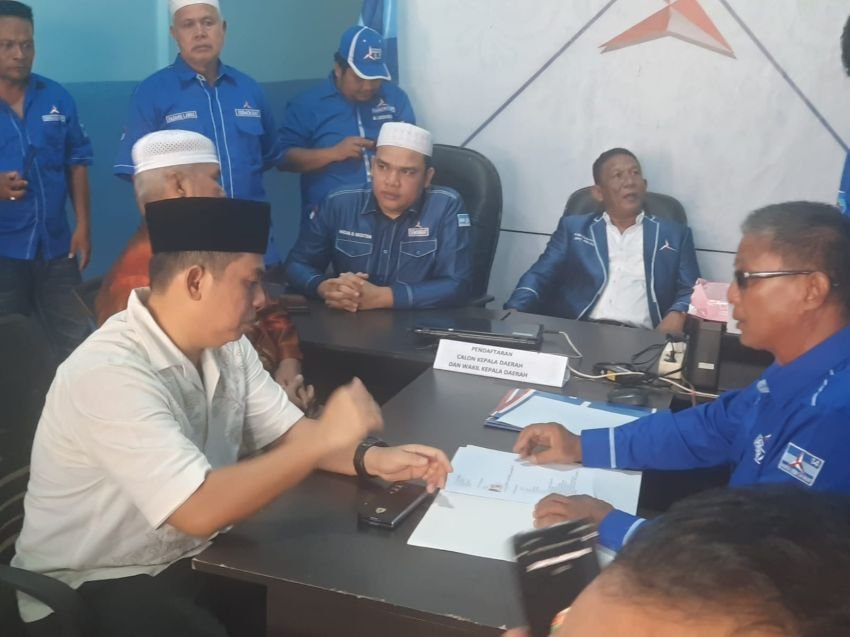 Putra Mahkota Alam  Daftar Calon Bupati Palas  ke Partai Demokrat, Putra : Bangun Palas Lebih Sejahtera