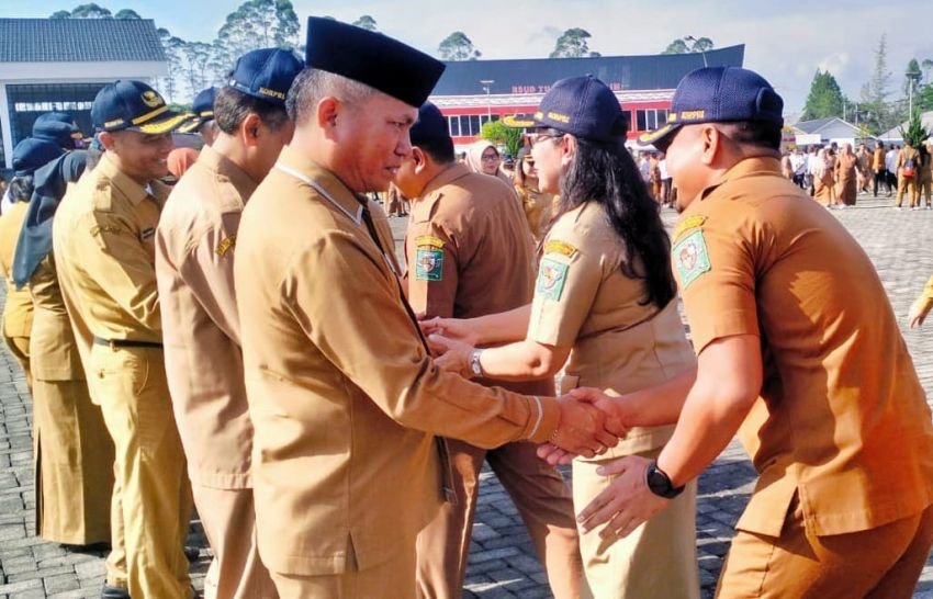 Pasca Cuti Bersama Idul Fitri, ASN Pemkab Simalungun Melaksanakan Apel Gabungan