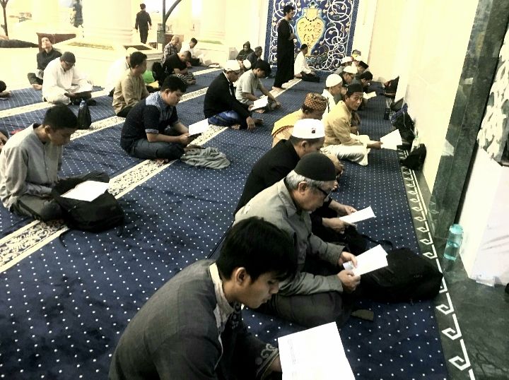 I&rsquo;tikaf Malam 21 Ramadhan di Masjid Agung Medan Khusyuk