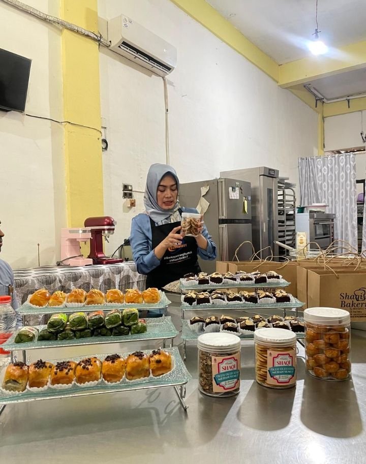 Cerita UMKM Kue Kering Shaqi Bakery Terus Berkembang Hingga Sukses dengan Dukungan KUR Bank Sumut