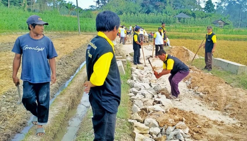 Pemkab Simalungun Gelar Pelayanan Dan Berikan Berbagai Bantuan Kepada Masyarakat