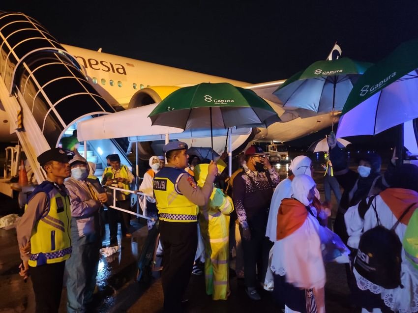 Polresta Deli Serdang  Pengamanan Kedatangan Jemaah Haji di Bandara Kualanamu