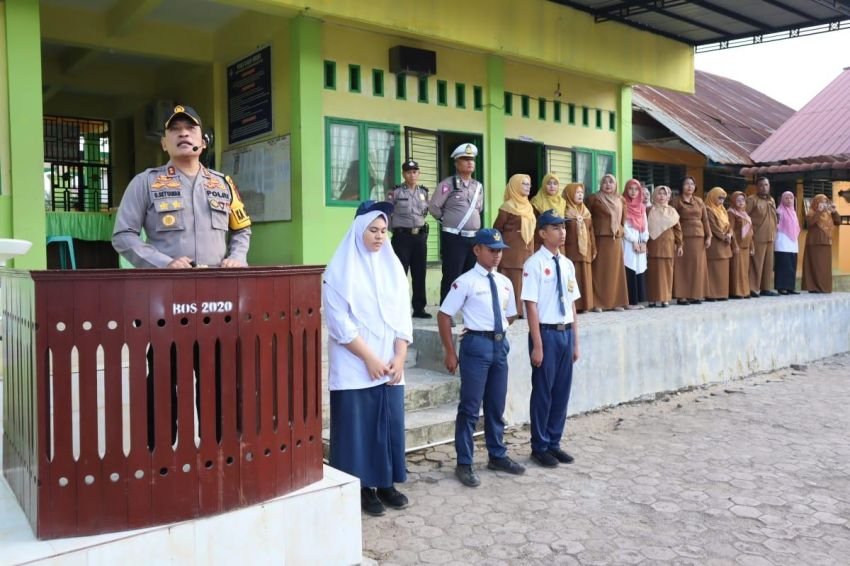 AKBP Dudung Setyawan Berikan Arahan di SMP N 4 Padangsidimpuan, Fokus pada Disiplin dan Tanggung Jawab