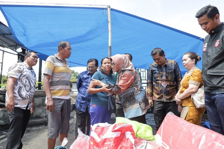 Wali Kota mengunjungi Musibah Kebakaran Di kelurahan Simarimbun