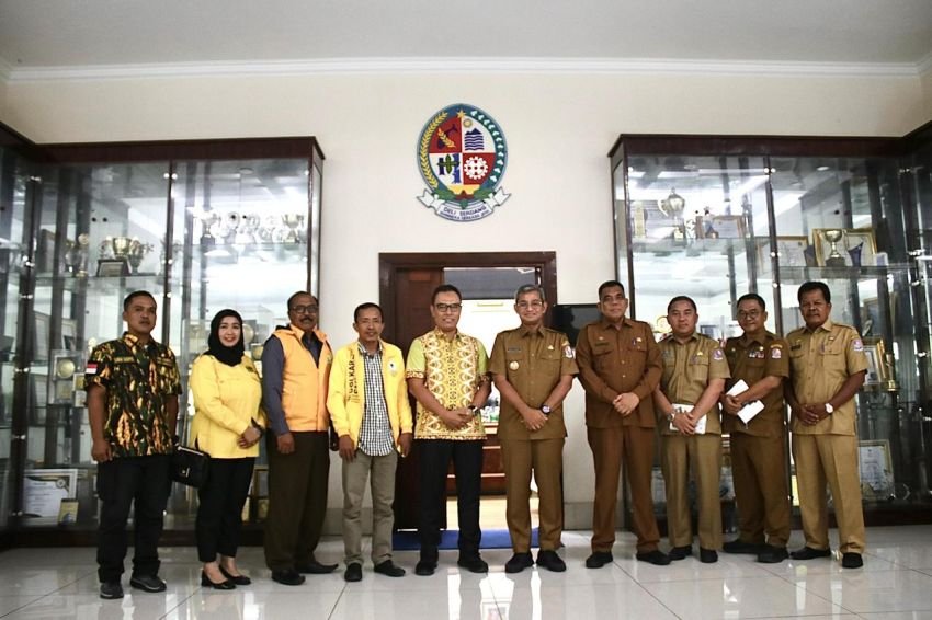 Pj. Bupati Sambut Pengurus DPD Partai Golkar Delser