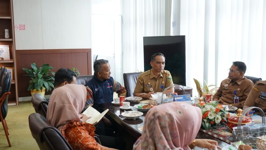 Tim Penilai Ombudsman RI Perwakilan Provinsi Sumbar  di Sambut Bupati Solok