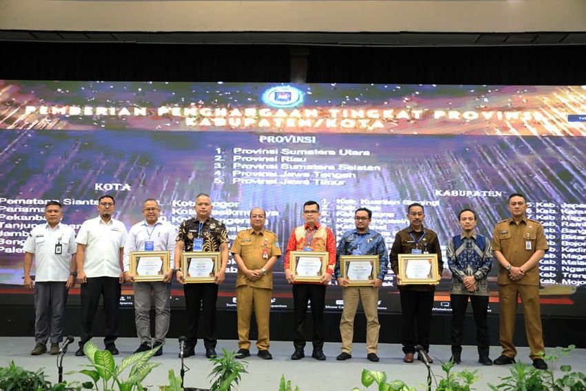 Sukseskan Pelaksanaan Pilkada Serentak Tahun 2024, Provinsi Sumut Raih Penghargaan dari Kemendagri