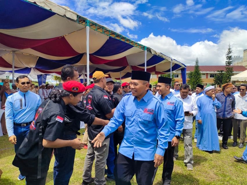 Pasangan Anton Saragih - Benny Sinaga Gelar Upacara Adat dan Deklarasi sebelum Mendaftar ke KPU