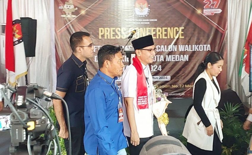 Paslon Walikota Medan dan Wakilnya Rico Waas dan Zakiyudin Harahap Resmi Daftar ke Komisi Pemilihan Umum