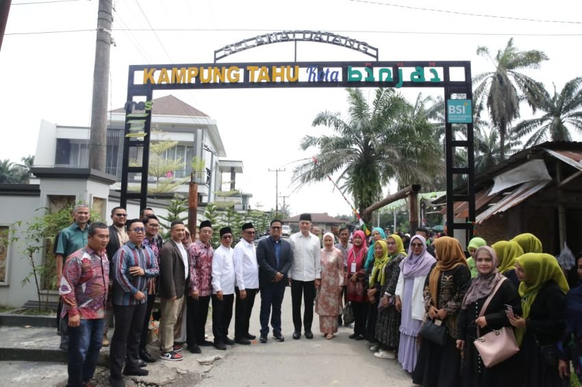 MES Sumut Resmikan Gapura dan Kampung Tahu Binjai, Ijeck: Generasi Muda Jangan Malu Menerusnya