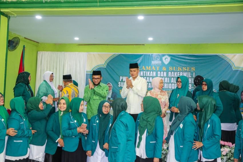 Hadiri Pelantikan PW Angkatan Puteri Al Washliyah Sumut, Ijeck: Penggerak Keluarga Samawa