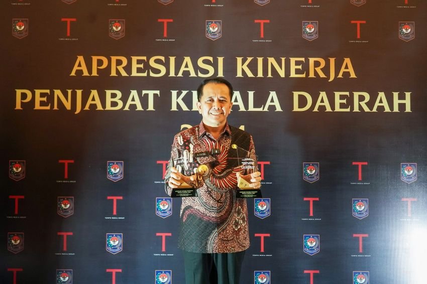 Agus Fatoni Terima Dua Penghargaan Kinerja Terbaik dari Kemendagri dan Tempo