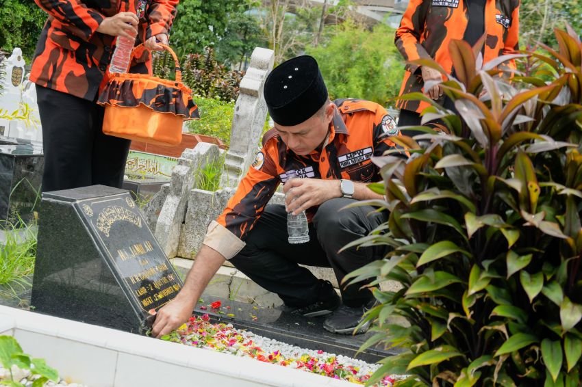 Sambut Hari Sumpah Pemuda dan HUT Pemuda Pancasila, MPW PP Sumut Gelar Ziarah Makam