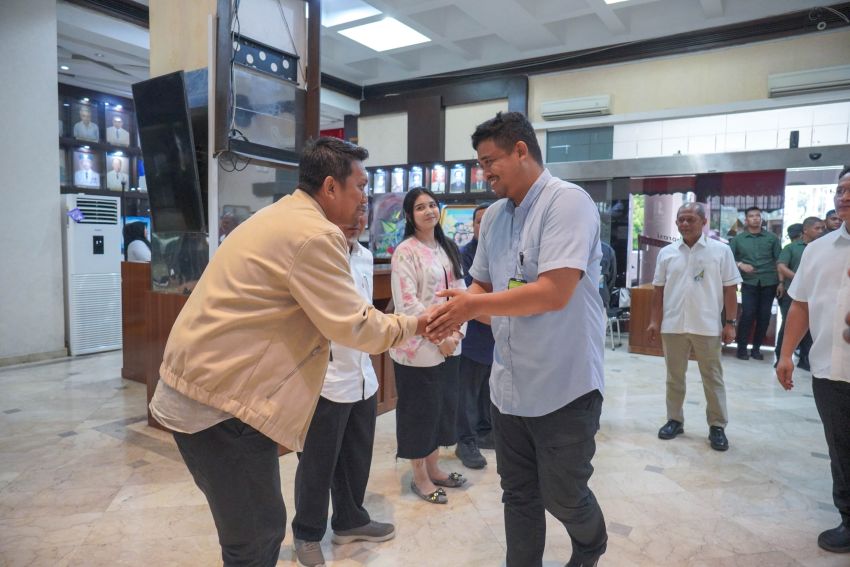 Terima CSR dari 4 Perusahaan BUMN, Bobby Nasution: Bantu Pekerja Rentan Medan Terkover BPJS Ketenagakerjaan