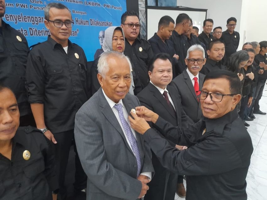 Pertama Kali PWI Gugat Dewan Pers, Lewat Kuasa Hukumnya OC Kaligis dan Ronnie Sompie