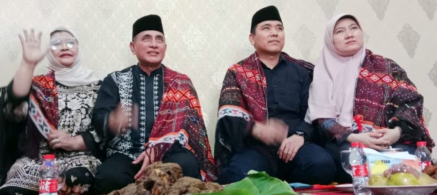 Raja-raja Adat Se Tabagsel Upa-upa Edi Rahmayadi - Hasan Basri Sagala