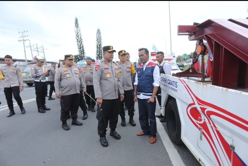 Kapolda Sumut Tinjau Kesiapan Pos Nataru di Simalungun untuk Jamin Kenyamanan Pemudik