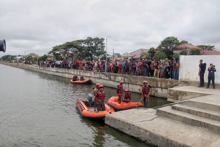 Pj Sekdaprov Sumut Dampingi Wapres Gibran Tinjau Taman Kolam Retensi Martubung