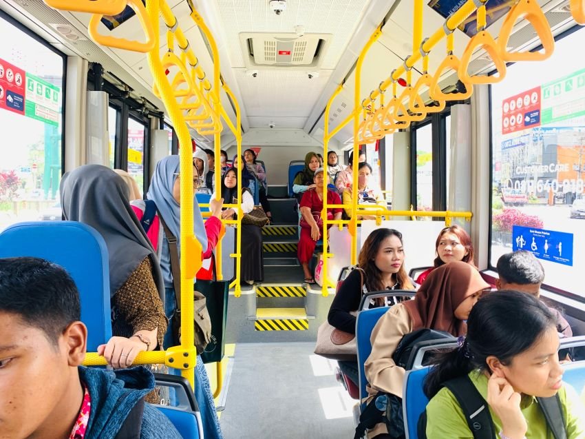 Apresiasi Hadirnya 60 Bus Listrik, Warga: Terima Kasih Pak Bobby,