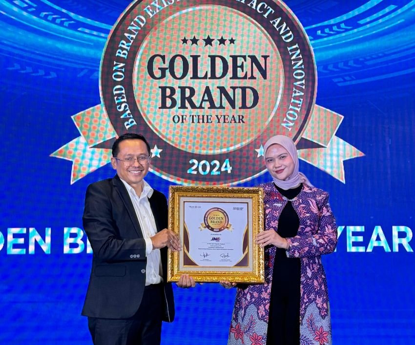 JNE Raih Penghargaan Golden Brand of The Year 2024