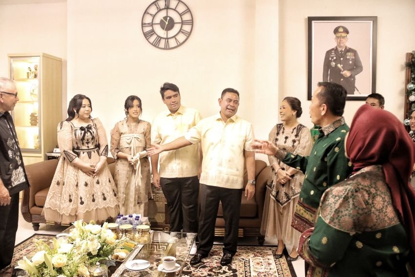 Open House di Rumdin Kapolda Sumut, Pj Gubernur Sumut Bersyukur Perayaan Natal Berjalan Kondusif dan Aman