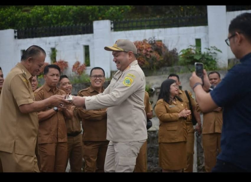 Bupati Pakpak Bharat Pimpin Apel Gabungan, Arahan Bupati Segenap ASN Berforma Kinerja