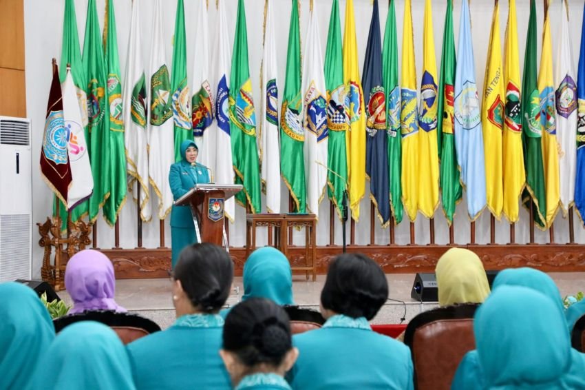 Tri Tito Karnavian Lantik Andi Indriaty Syaiful sebagai Pj. Ketua TP PKK dan Tim Pembina Posyandu Provinsi Sulsel