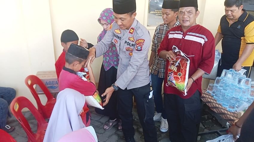 Polsek Pantai Labu Berbagi Berkah Kebaikan Bersama Puluhan Anak Yatim dan Kaum Dhuafa