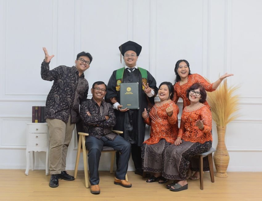 Wisuda Josh Maja Dolvan Nainggolan, SP, di USU: Persembahan untuk Keluarga dan Dukungan Pendidikan Tinggi