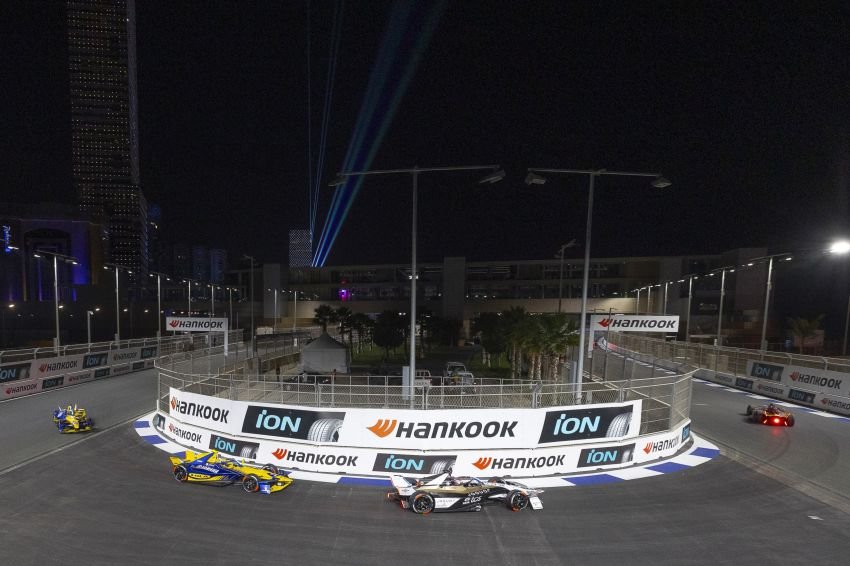 Hankook Tunjukan Kecanggihan Teknologi Ban EV di Jeddah E-Prix Double-Header 2025