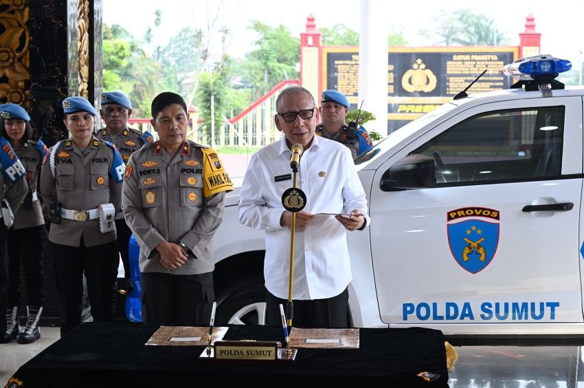 Pemprov Sumut Serahkan Hibah Mobil Dinas untuk Polda Sumut Brigjen Pol Rony Samtana