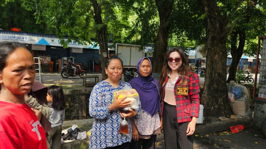 DPW Pendawa DKI Jakarta Gelar Bakti Sosial, Bagikan Sembako dan Nasi Kotak untuk Pemulung