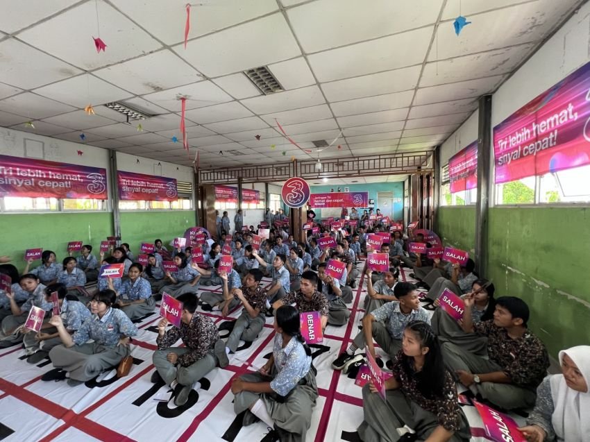 Tri Sumatra Hadirkan Pembelajaran Digital dan Sportivitas di Nias Selatan