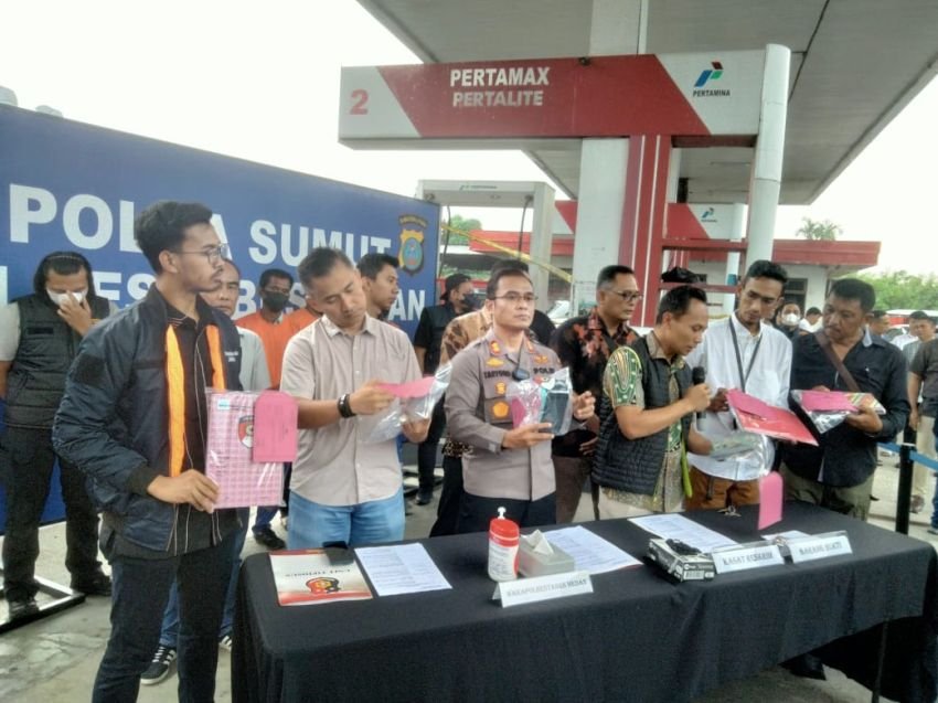 Polrestabes Medan Bongkar Penjualan Oplosan BBM Pertalite di SPBU Nagalan Jalan Flamboyan Raya, Tiga Tersangka Diamankan