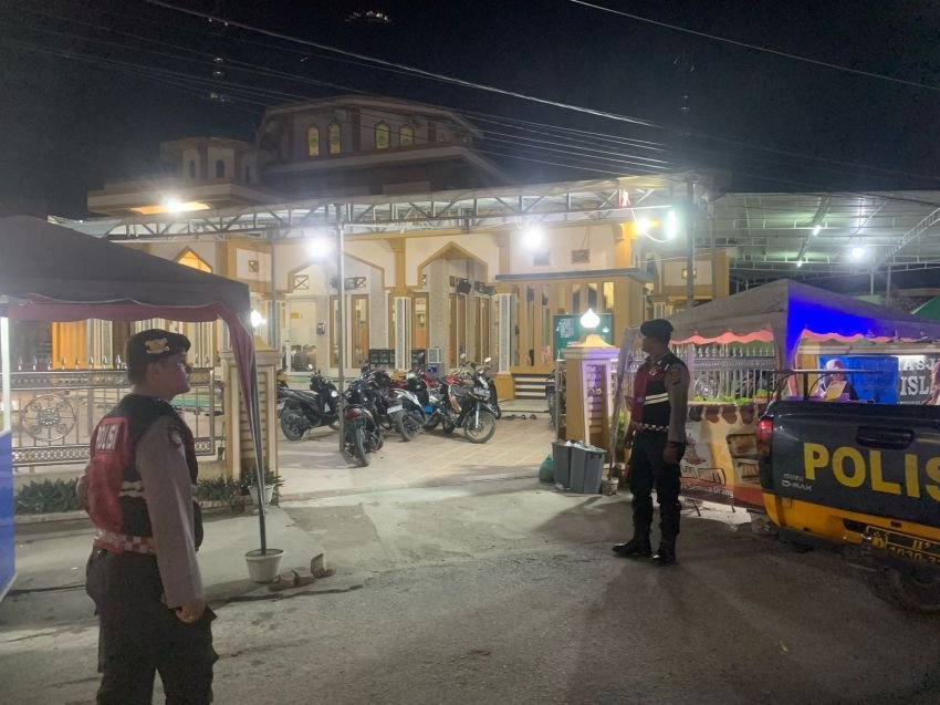 Polresta Deli Serdang dan Jajaran Laksanakan Patroli dan Pengamanan Sholat Taraweh di Masjid