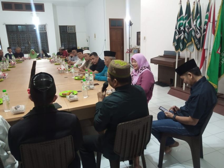 MW KAHMI Sumut Gelar Bukber Rutin, Parseniorbutif Hadirkan Tausiyah Ustad Lukman Hakim Nasution