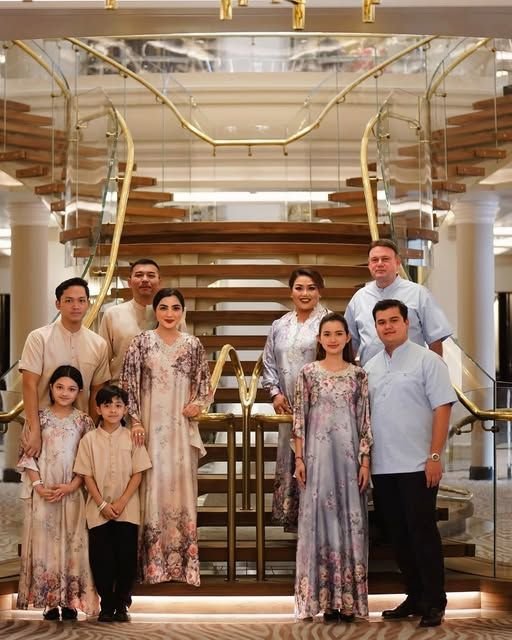 Potret Kehangatan Keluarga Azriel Hermansyah dan Sarah Menzel, Semakin Dekat dan Harmonis