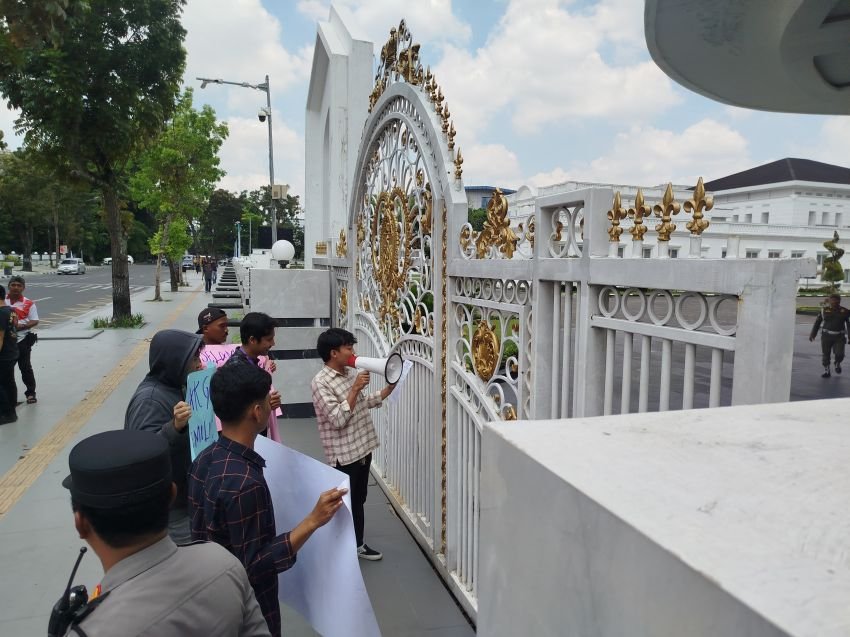 Tinggalkan Noda Hitam di Medan dan Langkat, Mahasiswa dan Pemuda Anti Korupsi Desak Bobby Evaluasi  Alexander- Faisal Hasrimy