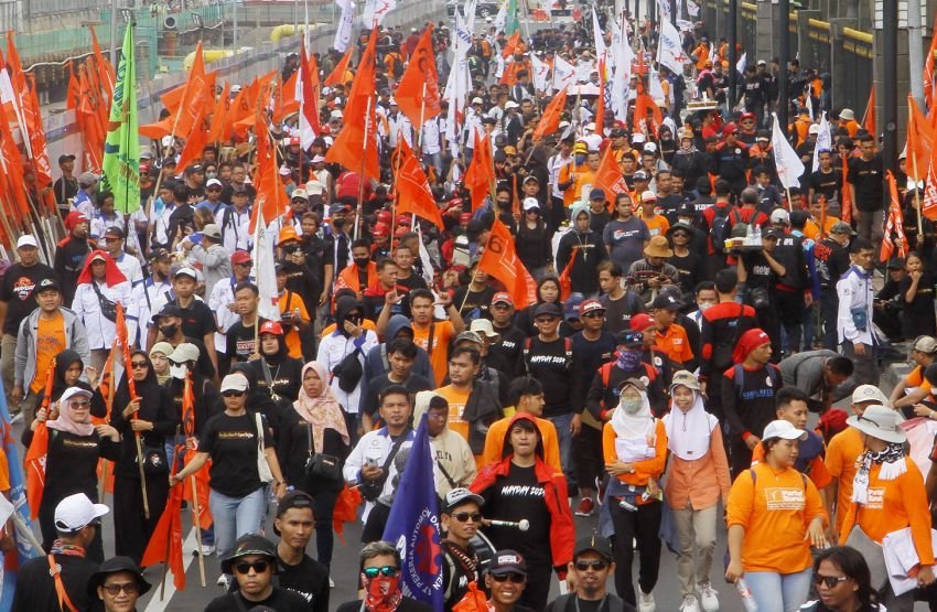 Ribuan Buruh di Sumatera Utara Peringati May Day 2025 dengan Unjuk Rasa dan Aksi Sosial