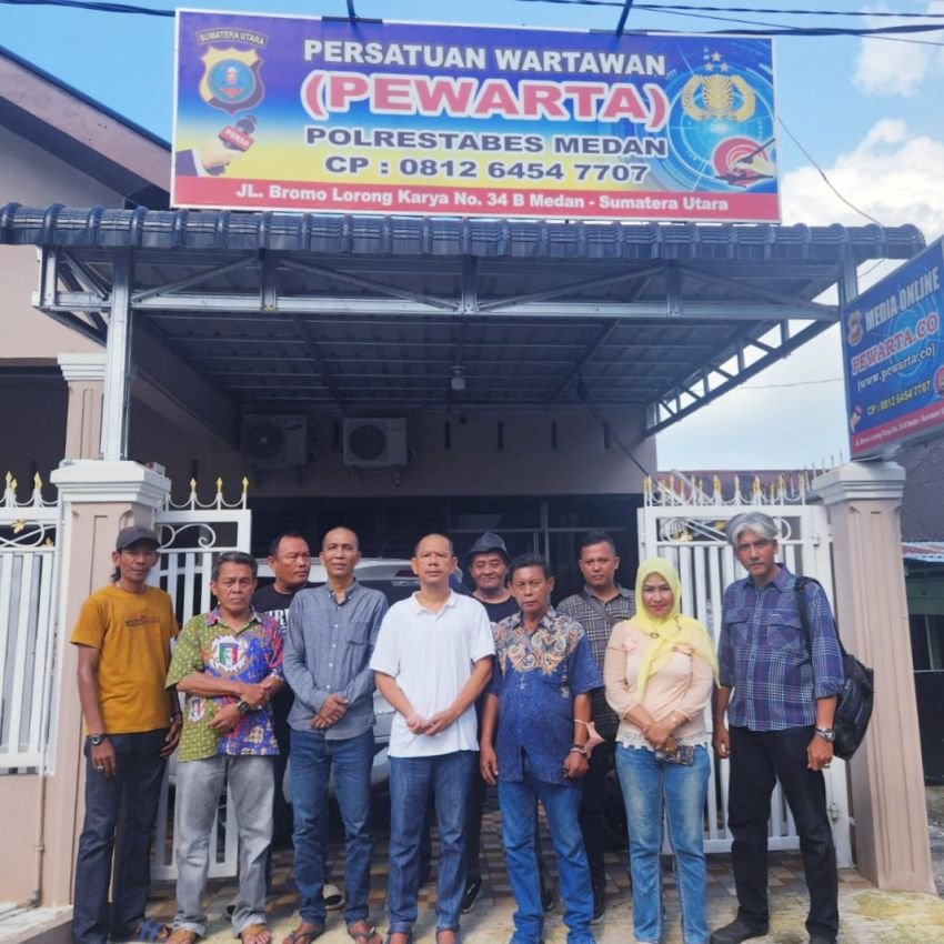 Chairum Lubis "Jumat Barokah" di Sekretariat Pewarta Polrestabes Medan