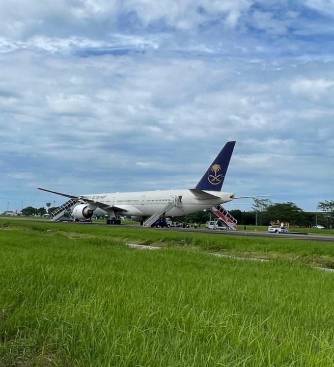 Jamaah Haji Penumpang Pesawat Saudia Airlines SV 5276 Kembali Terbang ke Jakarta