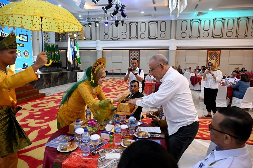 Simposium Bela Negara Humanis, Pj Sekdaprov Sumut Berharap Anak Muda Jadi Pioner Perubahan