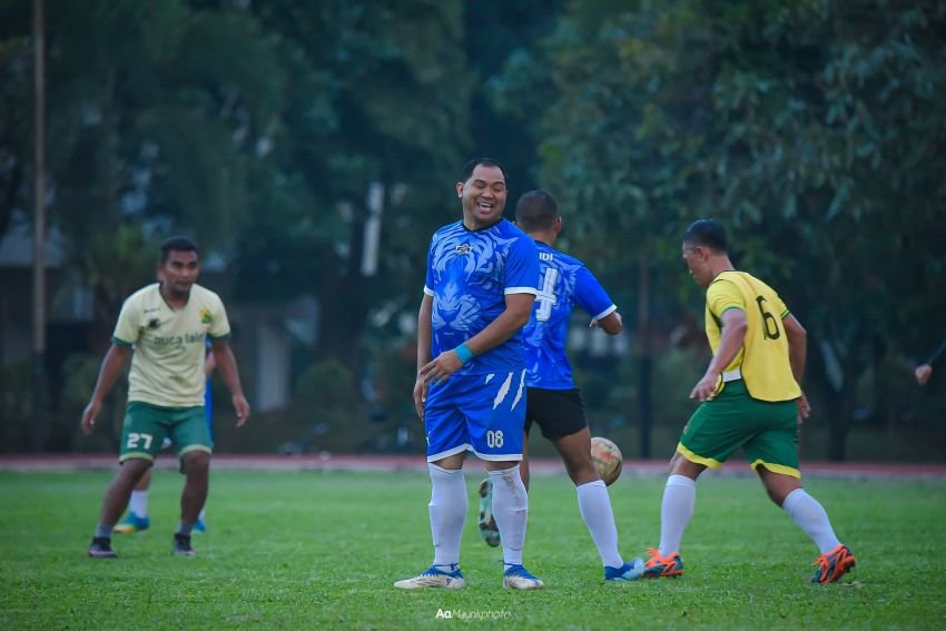 BOLA BERGULIR, PERSAHABATAN TERWUJUD