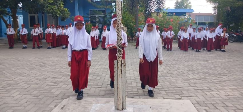 Kepala Desa Baru Pimpin Upacara di SDN 106178, Ajak Siswa Prioritaskan Pendidikan