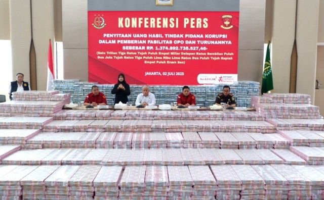 Kejagung Sita Uang Korupsi Rp. 1,3 T Dari Musim Mas Group dan Permata Hijau Group